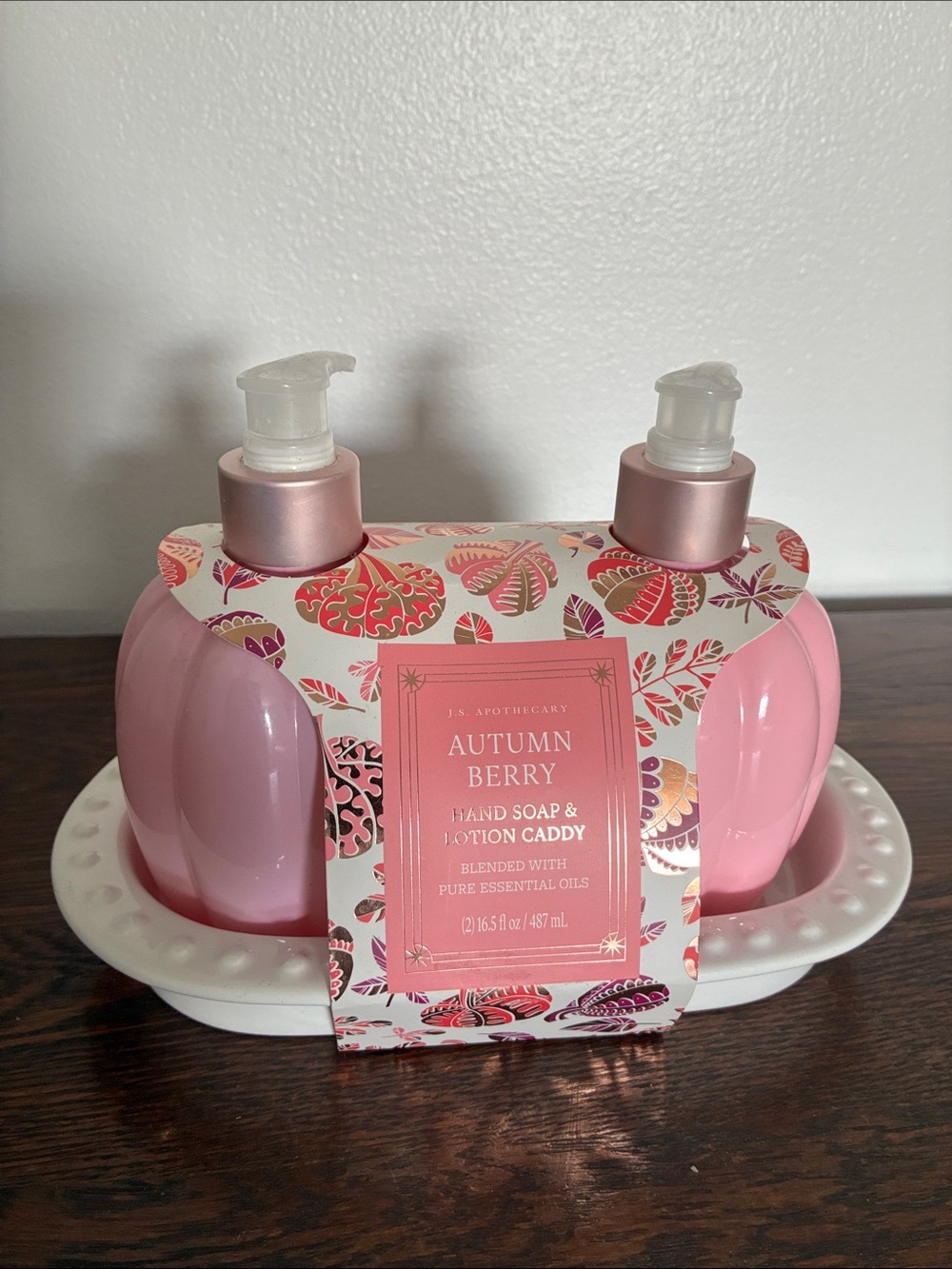 NWT- Autumn Berry Scented Hand Soap & Lotion Pumpkin Dispensers w/ Ceramic Tray - Picture 3 of 17